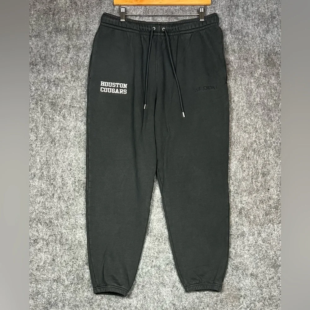 Vintage Jordan Men's Black Joggers with Houston Cougars Logo Size XL